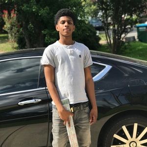 Meet your Posher, Deontae